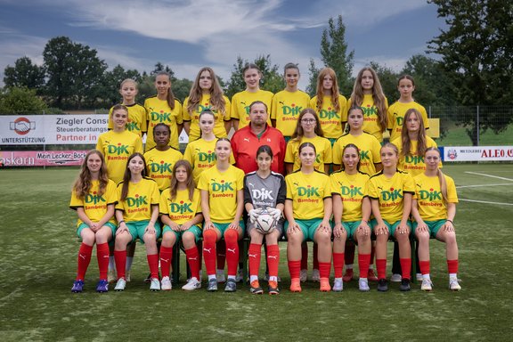 25-26_U17w.jpg  